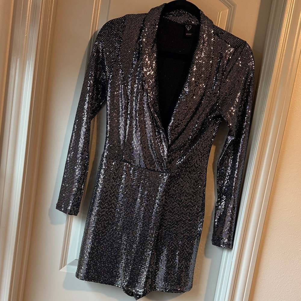 🖤 3 for $15 🖤 Mini sequin Skort romper